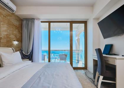 room 125 thumbnail 5