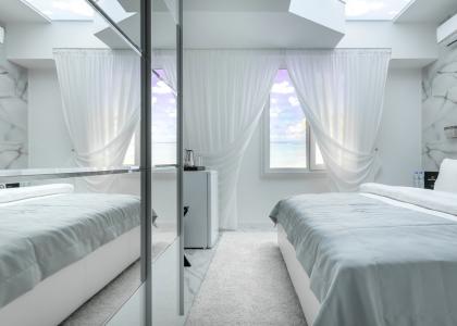 room 127 thumbnail 4