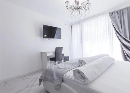 room 115 thumbnail 2